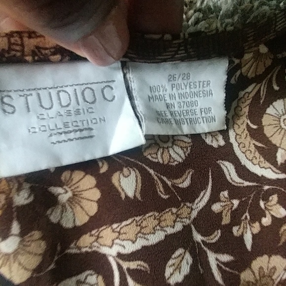 Beautiful button down blouse - Picture 3 of 7